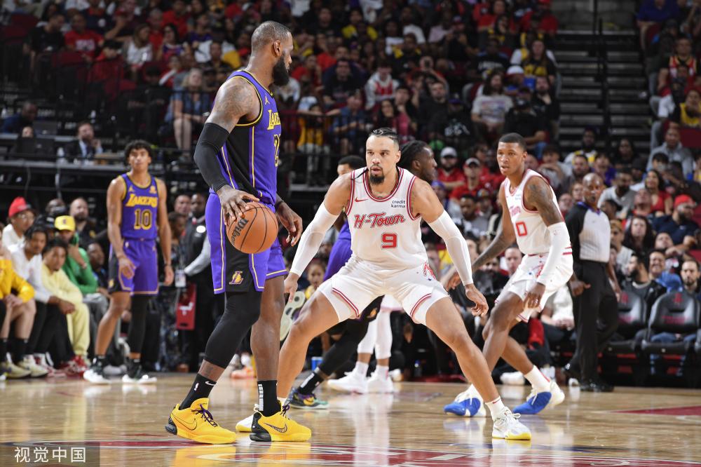 的更衣室氛 的更衣室氛